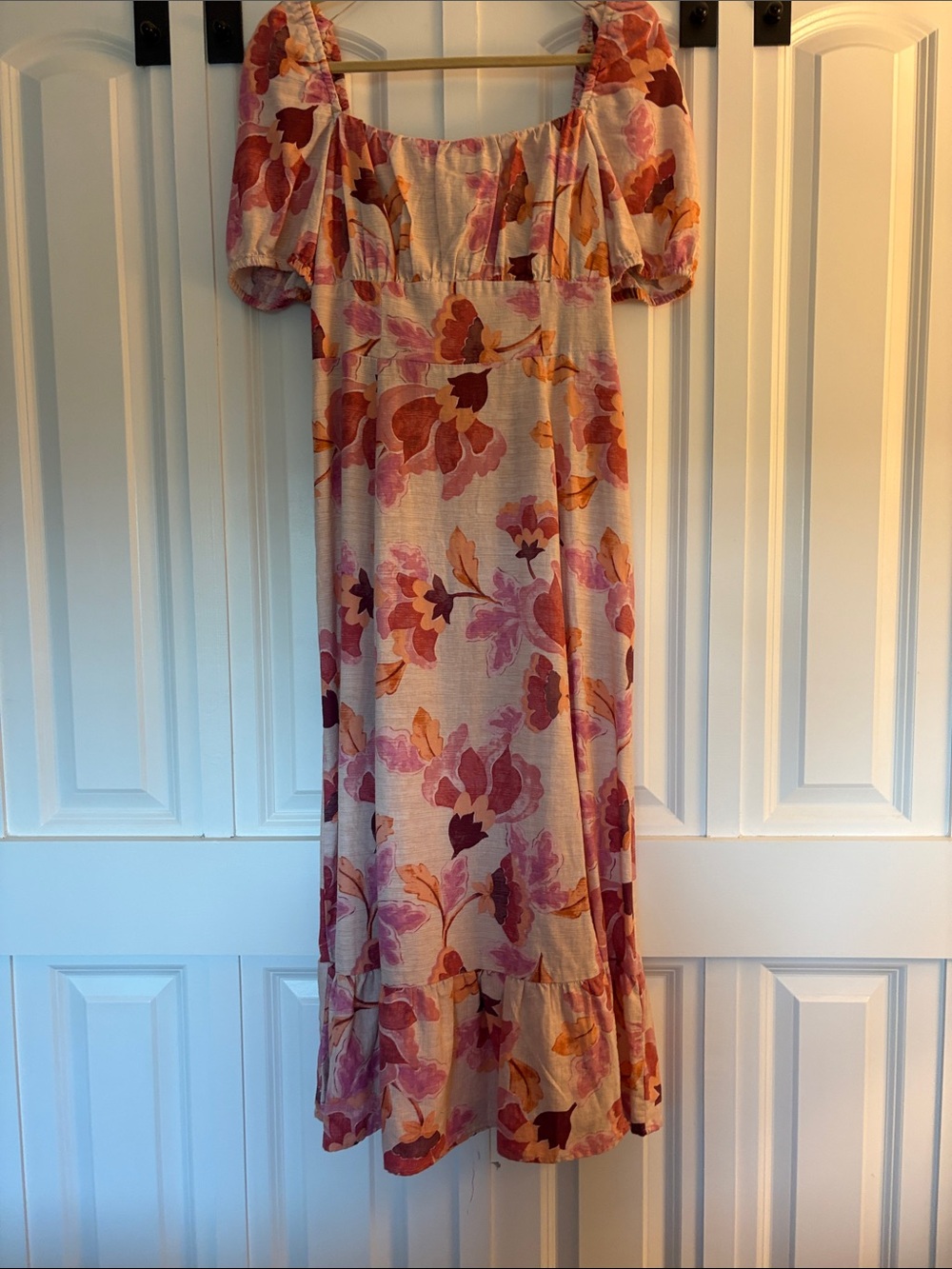Floral Puff-Sleeve Midi Dress in Pink & Rust